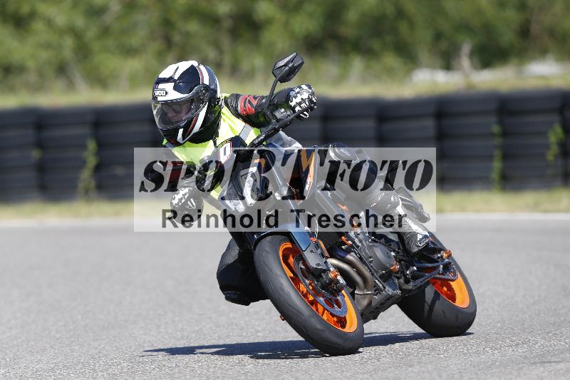 /Archiv-2025/48 25.08.2025 Cornu Master School ADR/blau-bleu/0-3